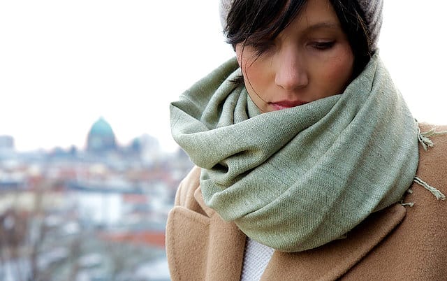 Eri Twill Scarf Light Green - Image 2